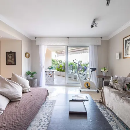 3-br Sea View Swimming Pool