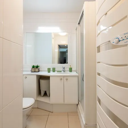 3-br Sea View Swimming Pool *