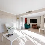 3-br Sea View Swimming Pool