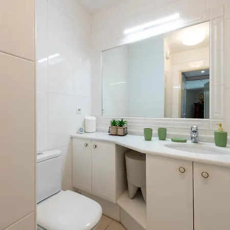 3-br Sea View Swimming Pool Lejlighed *