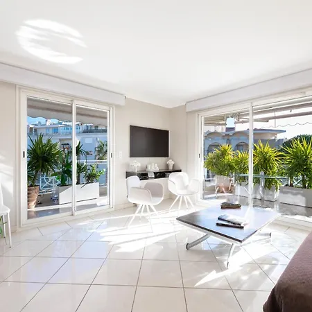 3-br Sea View Swimming Pool Cannes