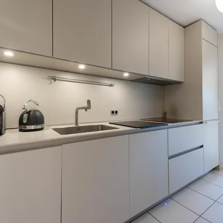 דירה 3-br Sea View Swimming Pool *