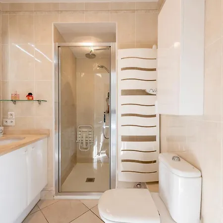 דירה 3-br Sea View Swimming Pool