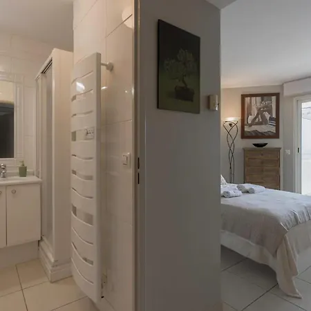 Apartment 3-br Sea View Swimming Pool *