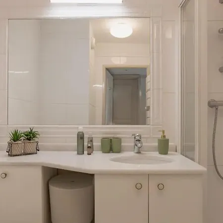 3-br Sea View Swimming Pool Apartment