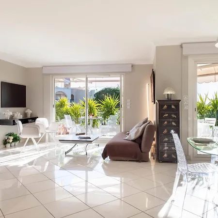3-br Sea View Swimming Pool Apartment Cannes
