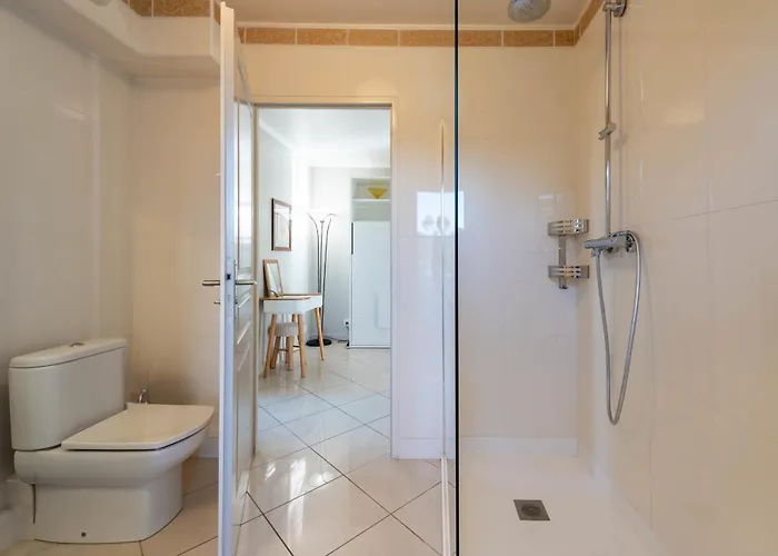 3-br Sea View Swimming Pool *