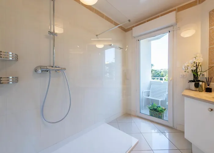 3-br Sea View Swimming Pool * كان