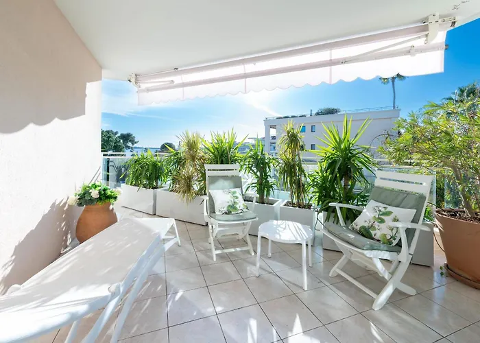 3-br Sea View Swimming Pool *