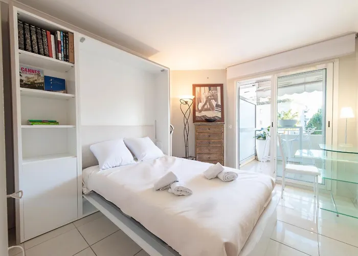 3-br Sea View Swimming Pool * كان