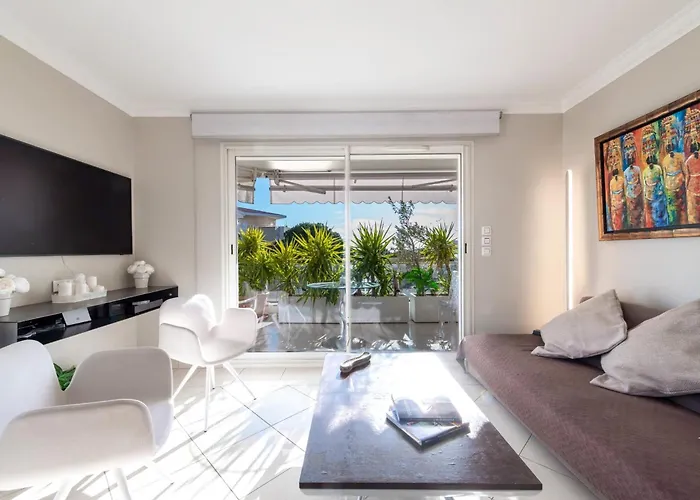 3-br Sea View Swimming Pool شقة *