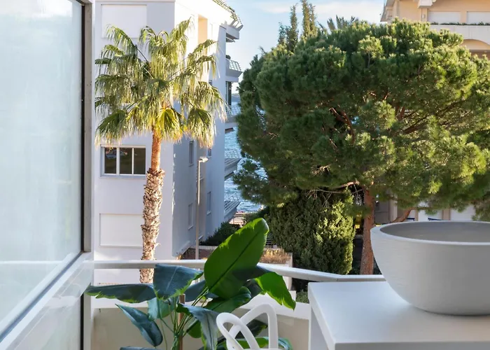3-br Sea View Swimming Pool *