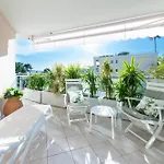 3-br Sea View Swimming Pool *