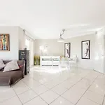 3-br Sea View Swimming Pool *