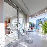 3-br Sea View Swimming Pool Lejlighed *