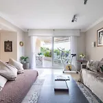 3-br Sea View Swimming Pool