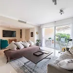 Lejlighed 3-br Sea View Swimming Pool
