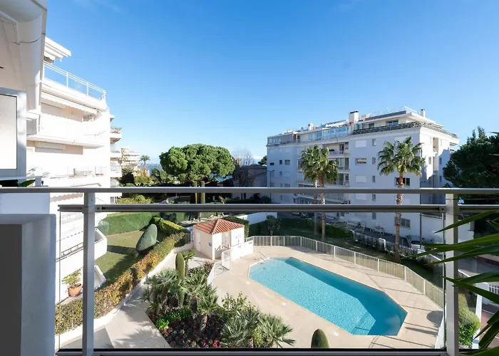 3-br Sea View Swimming Pool Apartment *